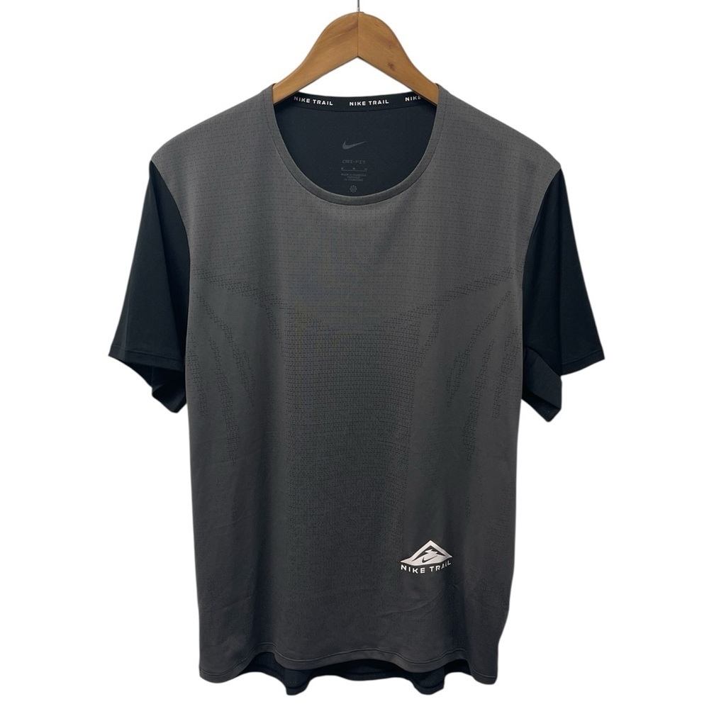 TS393 Men’s Nike Trail Performance Stretch Workout Shirt M